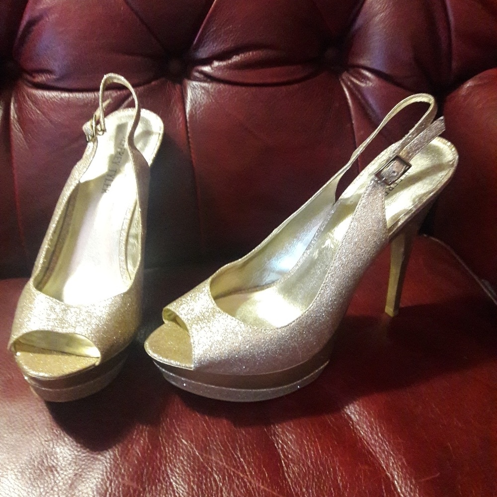 Jeffrey Tyler Gold glitter heels size 10